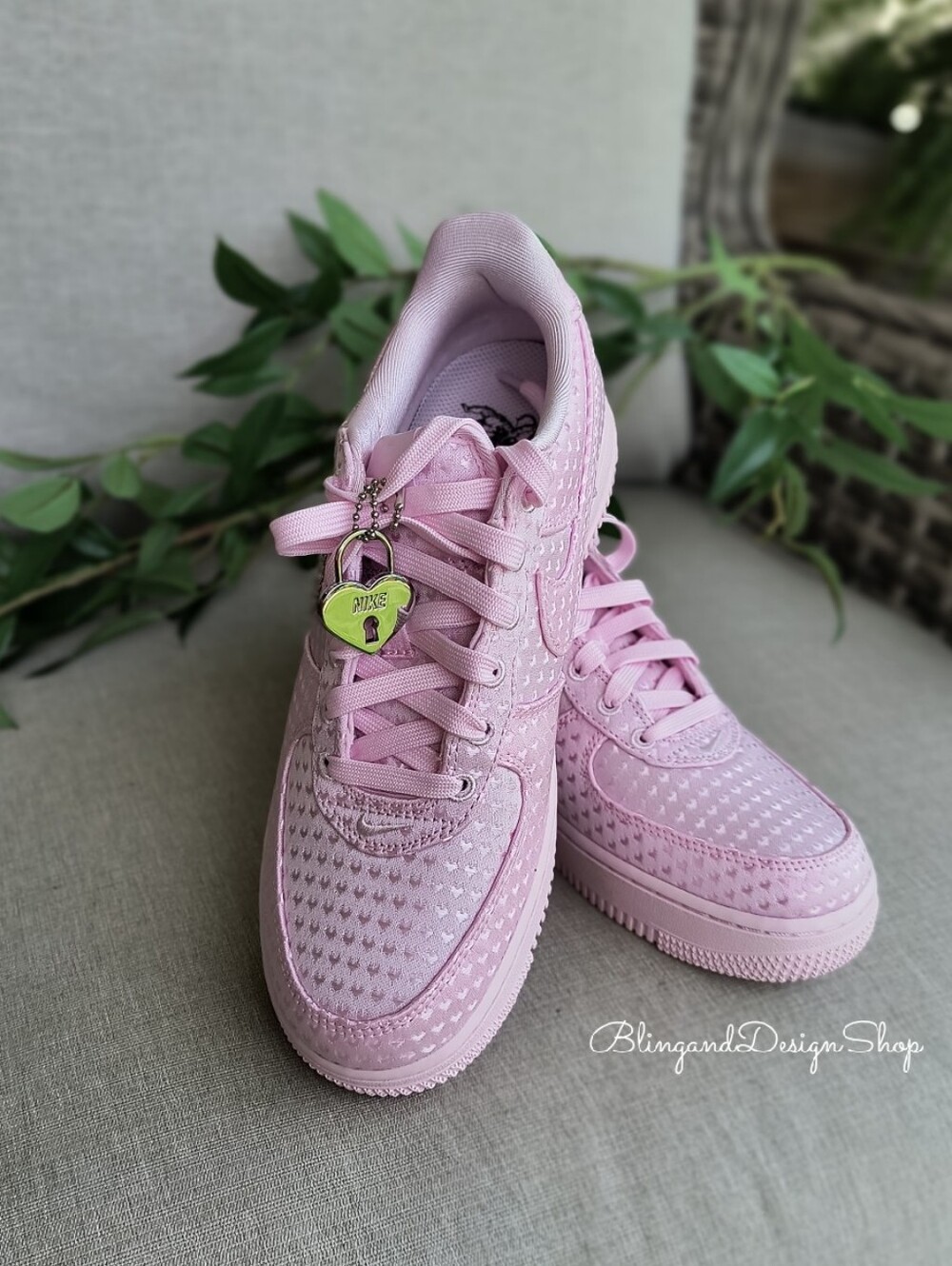 Women's Nike Air Force 1 Hearts Valentine's Day Custom Sneakers With Crystals - Picture 4 of 8